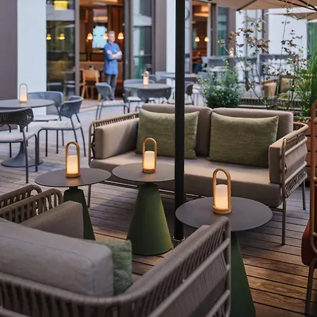 Adina Aparthotel 4*