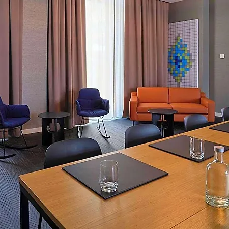 Aparthotel Adina Colonia