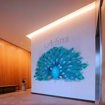 מלון דירות Adina 4*