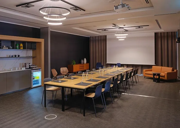 Adina Apart-hotel 4*