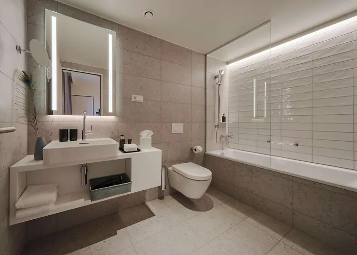 Aparthotel Adina Cologne