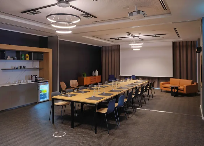 Aparthotel Adina Cologne